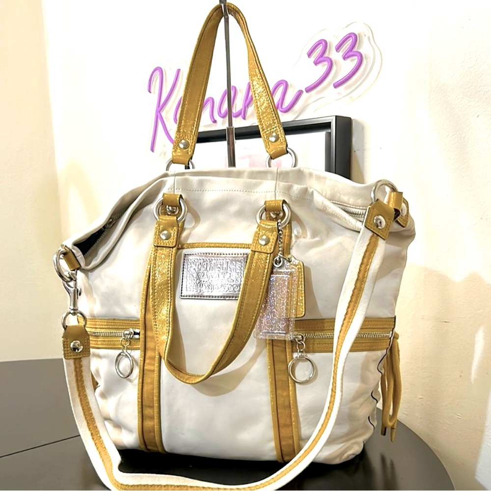 Y2K Poppy Collection Coach White Leather and Gold Tote Bag - Picture 9 of 11